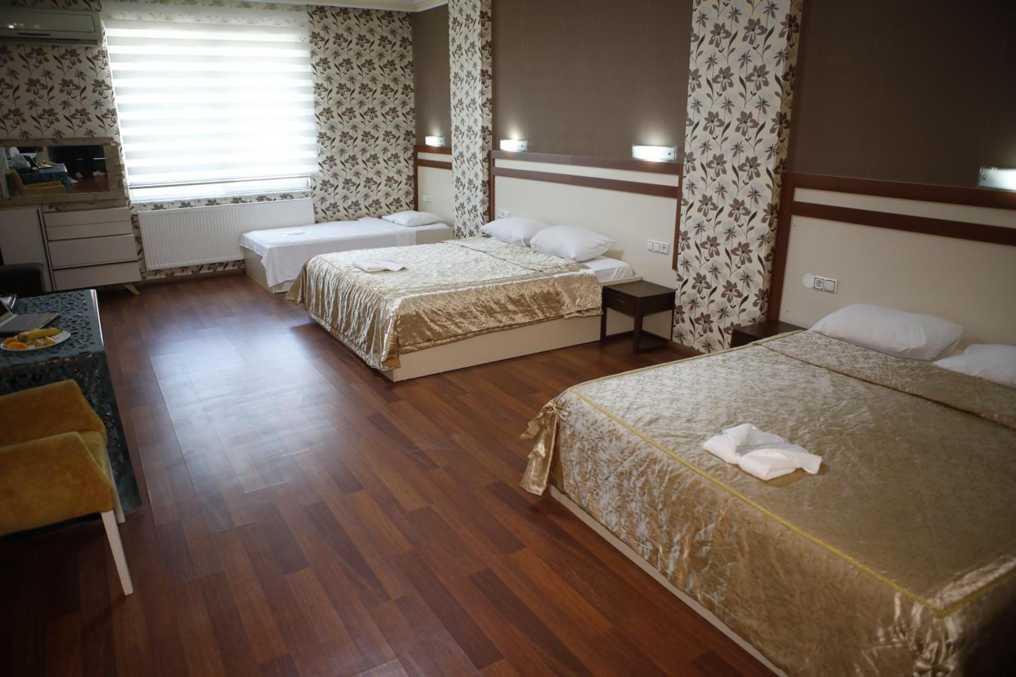 Safir Hotels Silivri Bagian luar foto
