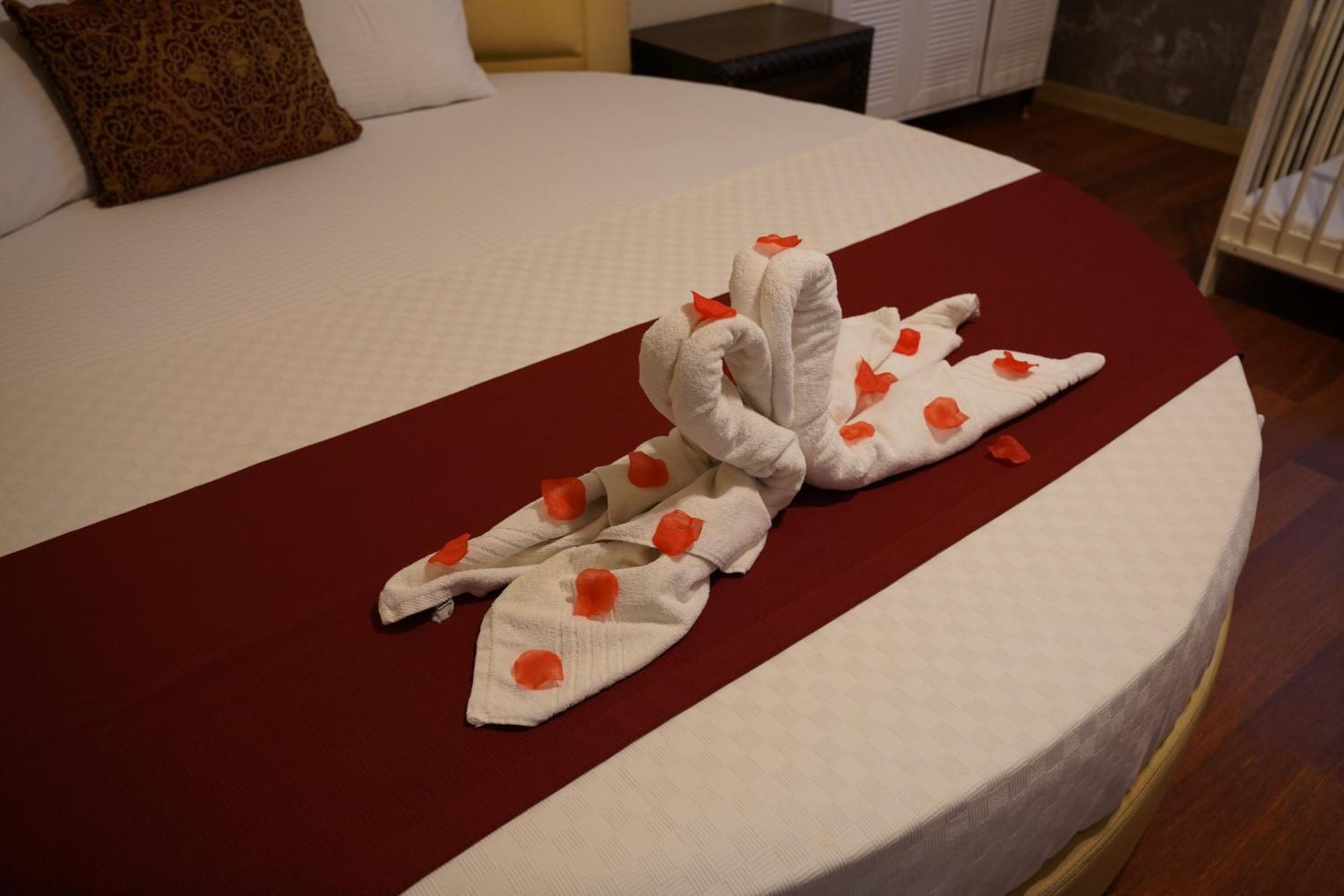 Safir Hotels Silivri Bagian luar foto